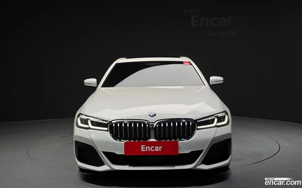 BMW 5 Series 520i M 2022 — thumbnail 3