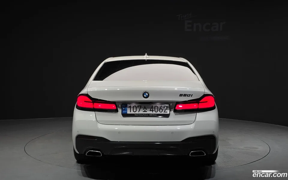 BMW 5 Series 520i M 2022 — thumbnail 4