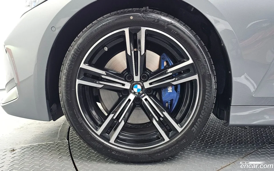 BMW 3 Series 320i M 2025 — миниатюра 5