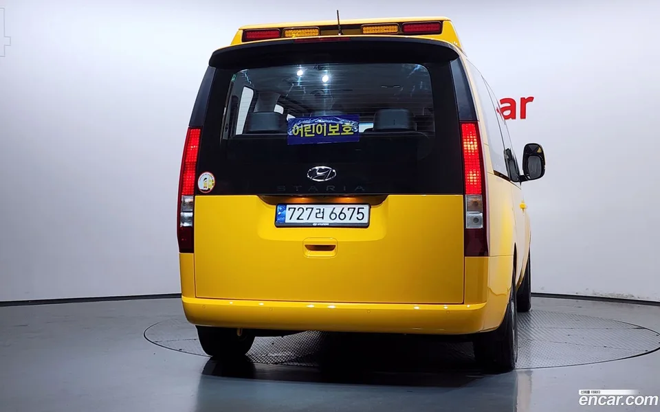Hyundai Staria L3.5 2023 — thumbnail 4
