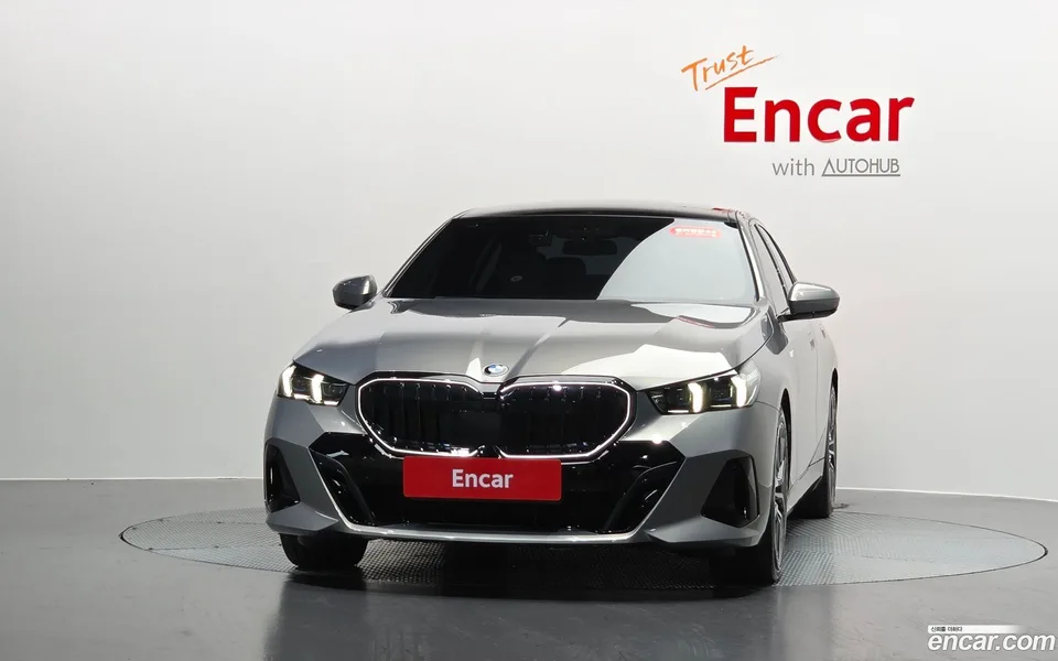 BMW 5 Series 520i M 2025 — миниатюра 3