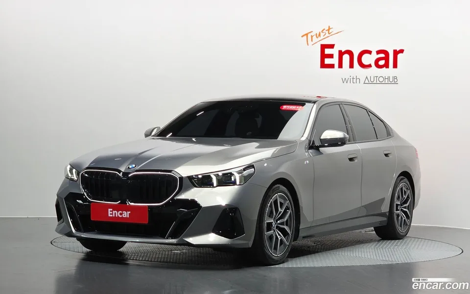 BMW 5 Series 520i M 2025 — фото 1, купить с доставкой в Москву