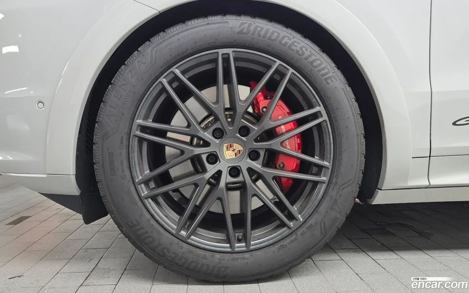 Porsche Cayenne 4.0 GTS 2025 — thumbnail 2