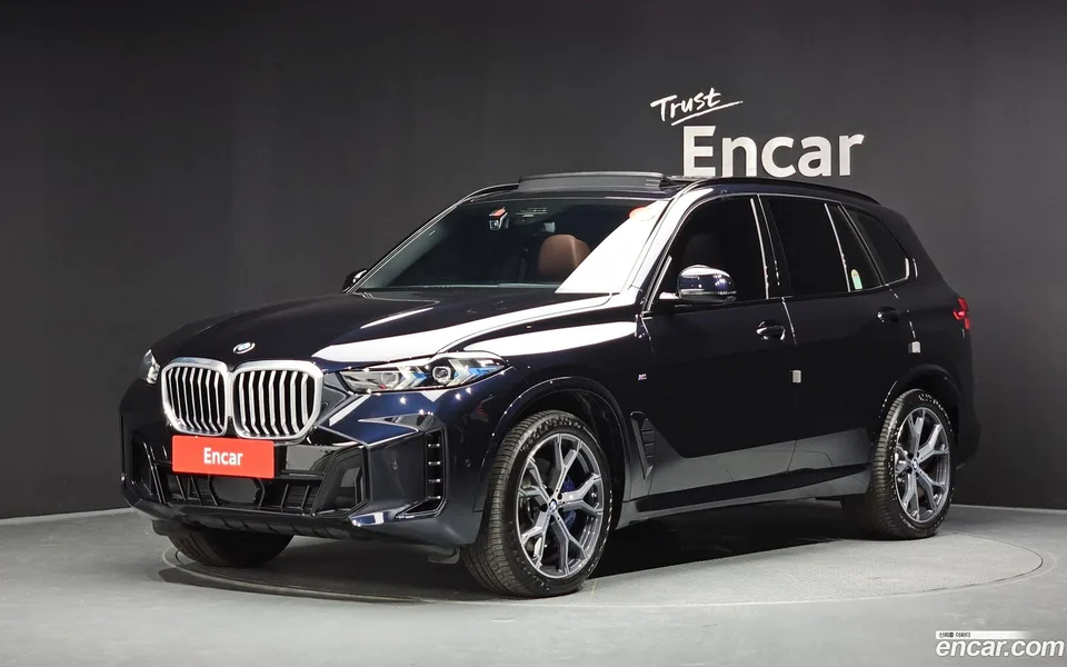 BMW X5 xDrive 40i M 2025 — photo 1, buy with delivery to Moscow