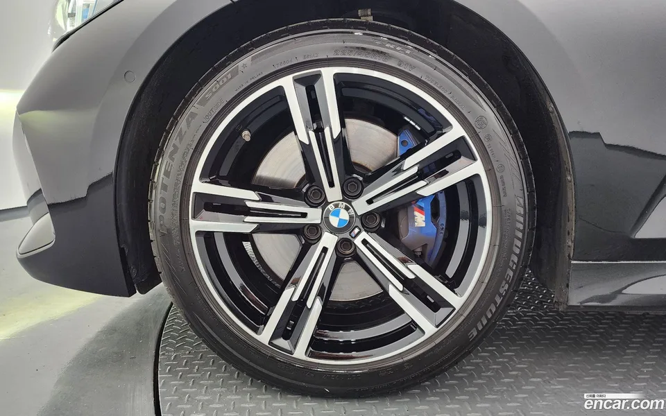 BMW 3 Series 320i M 2024 — миниатюра 2