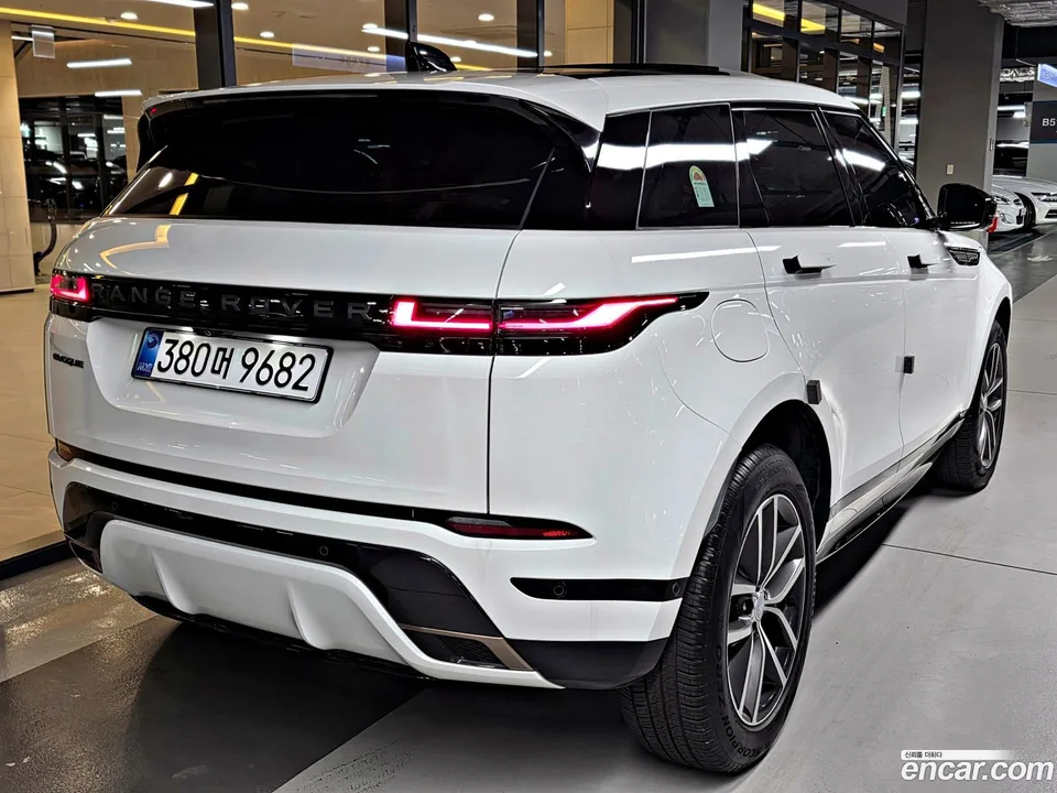 Land Rover Range Rover Evoque P250 SE 2025 — thumbnail 4