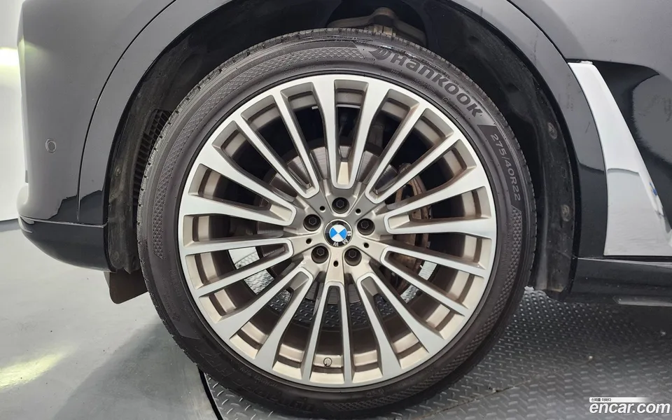 BMW X7 xDrive 40i 7 2022 — thumbnail 5