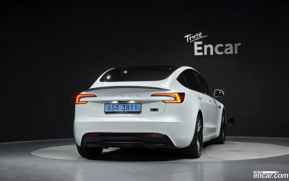 Tesla Model 3 AWD 2024 — thumbnail 4