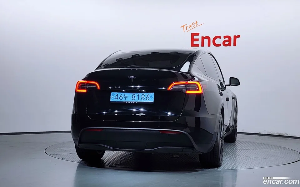 Tesla Model Y RWD 2023 — thumbnail 4