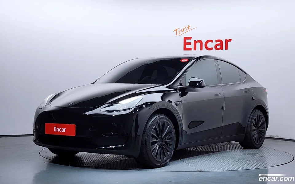 Tesla Model Y RWD 2023 — photo 1, buy with delivery to Moscow