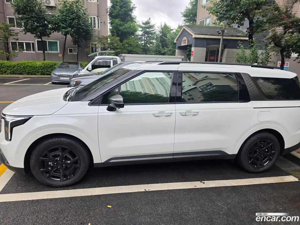 Kia Carnival HEV 9 X Line 2026 — миниатюра 3