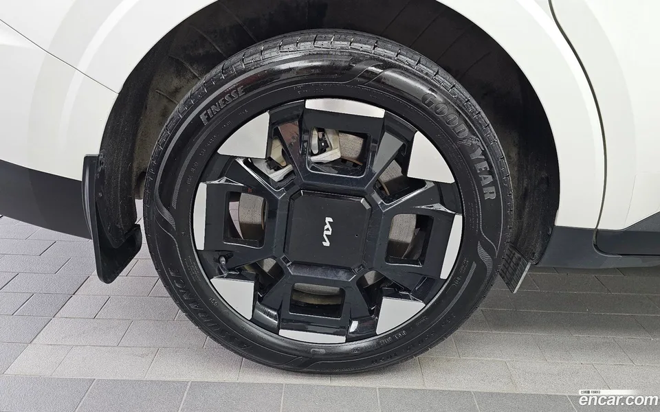 Kia Carnival HEV 9 2024 — thumbnail 2