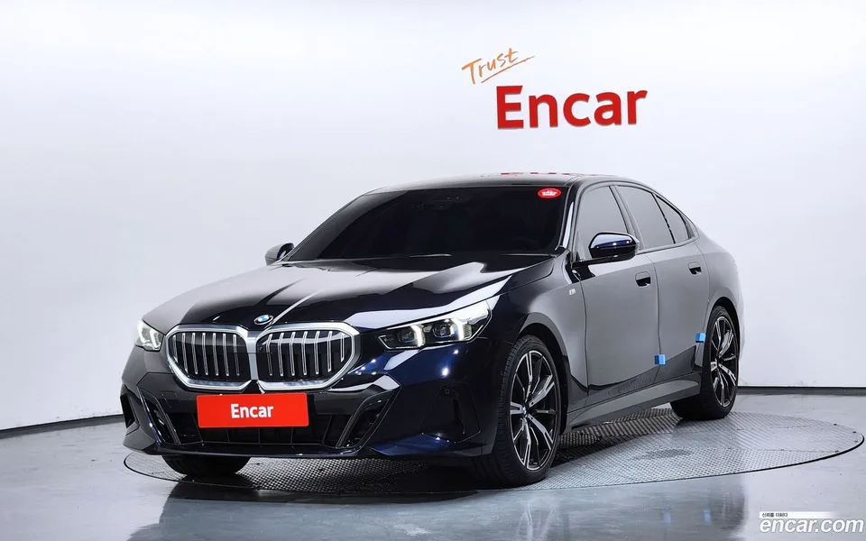 BMW 5 Series 530i xDrive M 2024 — photo 1, buy with delivery to Moscow