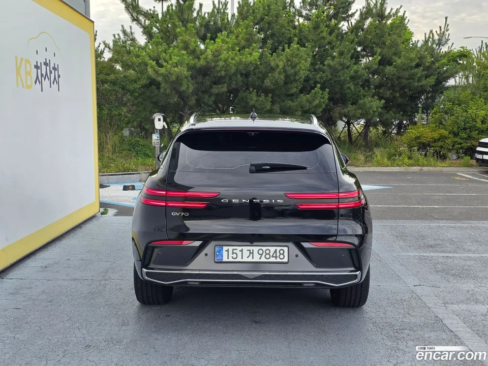 Genesis GV70 2.5T 2WD 2024 — thumbnail 4