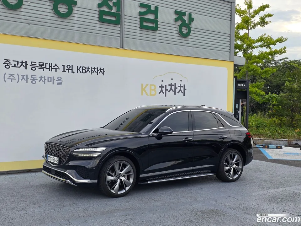 Genesis GV70 2.5T 2WD 2024 — photo 1, buy with delivery to Moscow