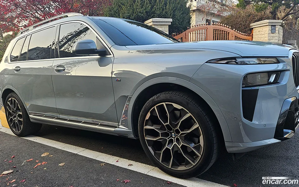 BMW X7 xDrive 40d M 6 2024 — photo 1, buy with delivery to Moscow