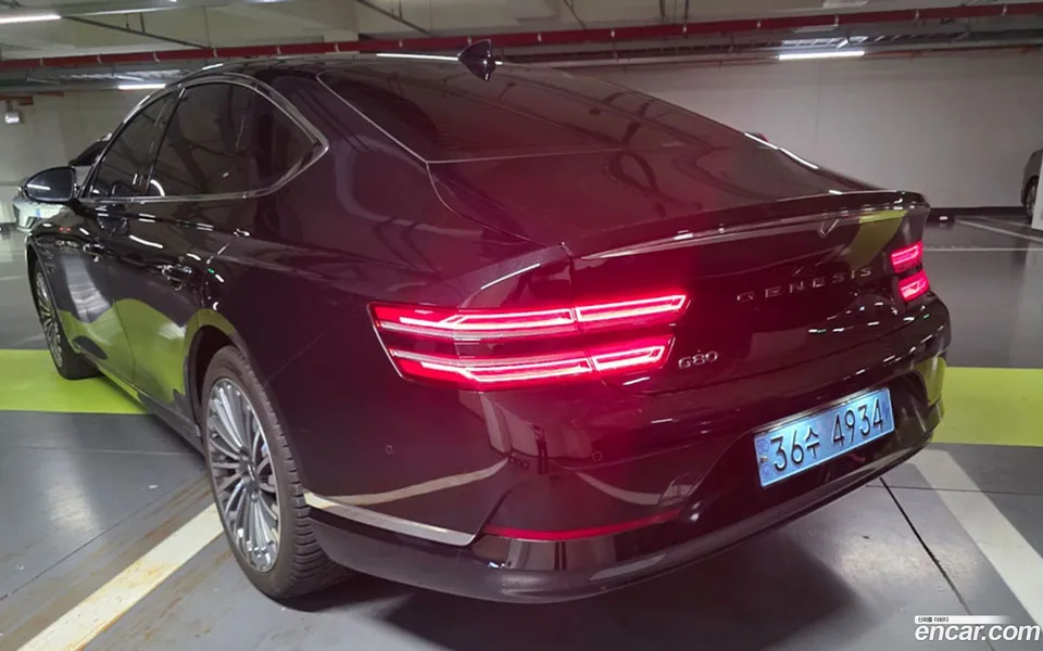 Genesis Electrified G80 e-AWD 2023 — thumbnail 2