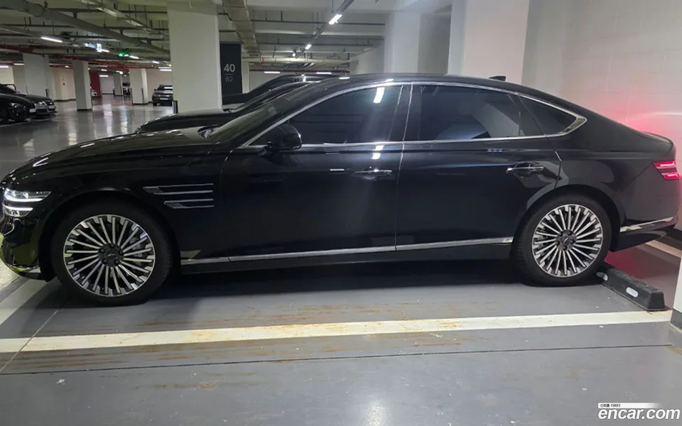 Genesis Electrified G80 e-AWD 2023 — thumbnail 3