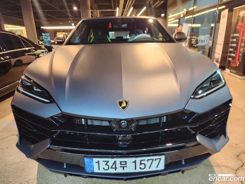Lamborghini Urus 4.0 V8 SE 2025 — thumbnail 3