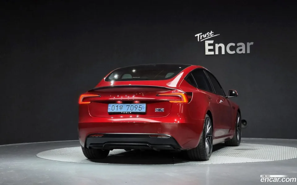 Tesla Model 3 AWD 2024 — thumbnail 4