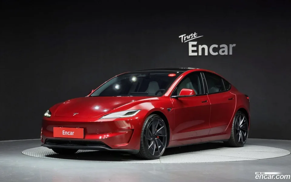 Tesla Model 3 AWD 2024 — photo 1, buy with delivery to Moscow