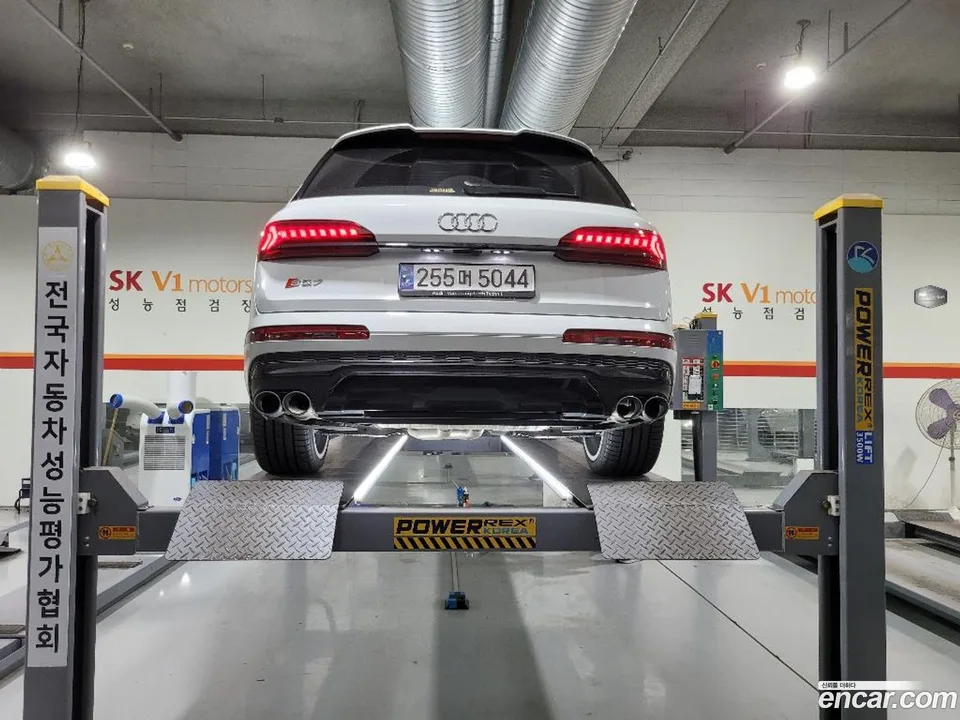 Audi SQ7 (4M) 4.0 TFSI 2023 — thumbnail 2