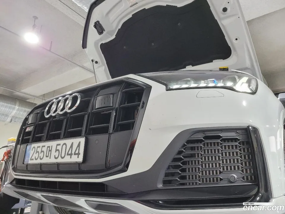 Audi SQ7 (4M) 4.0 TFSI 2023 — photo 1, buy with delivery to Moscow