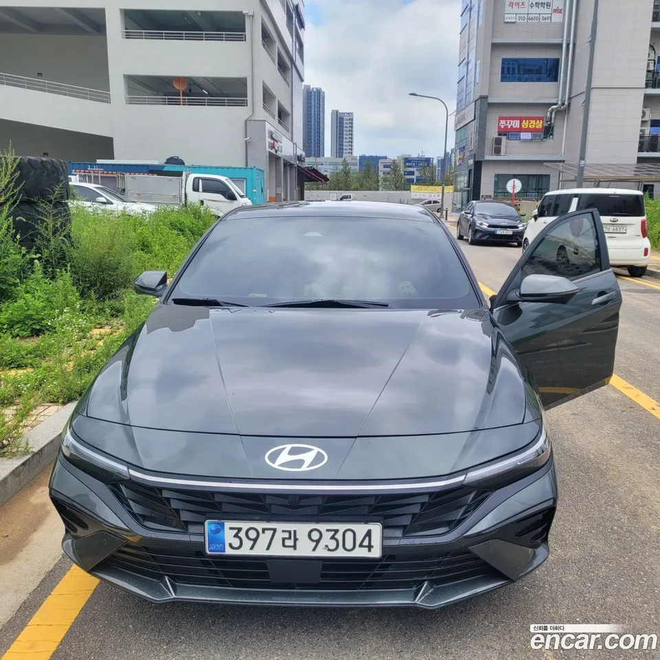 Hyundai Avante CN7 1.6 2023 — photo 1, buy with delivery to Moscow