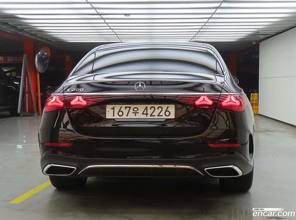 Mercedes-Benz E-Class E200 AMG Line 2025 — миниатюра 3