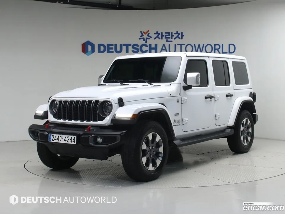Jeep Wrangler 2.0 4 2023 — photo 1, buy with delivery to Moscow