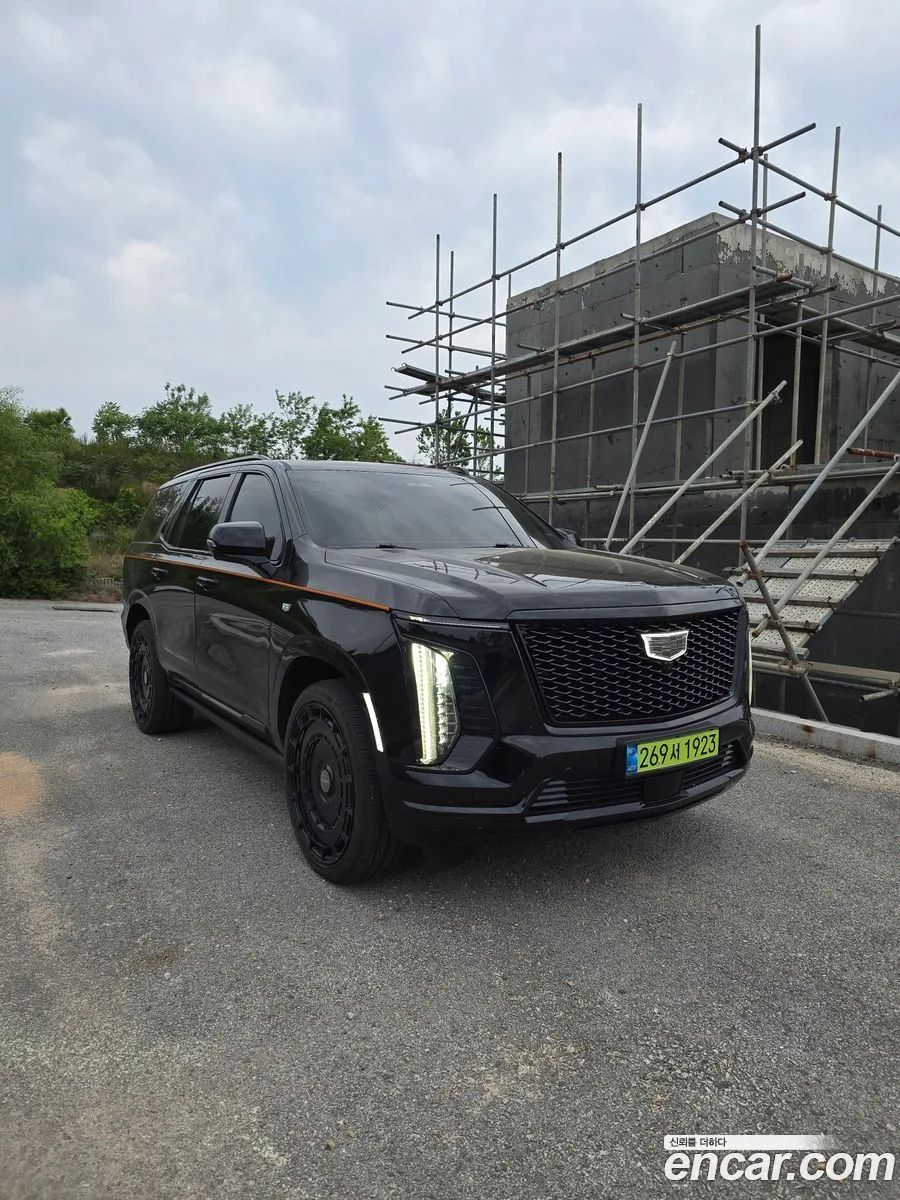 Cadillac Escalade 6.2 2025 — photo 1, buy with delivery to Moscow