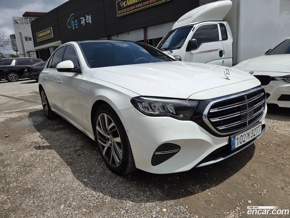 Mercedes-Benz E-Class E220d 4MATIC 2024 — thumbnail 3