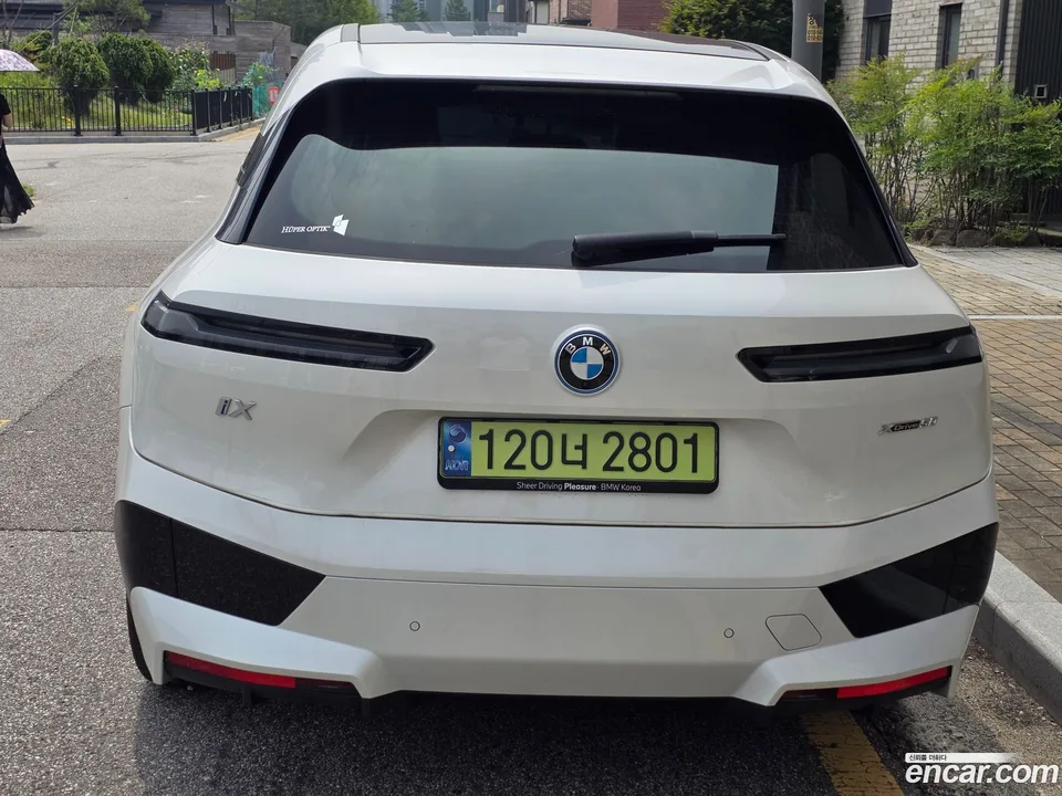 BMW iX xDrive50 2024 — thumbnail 2