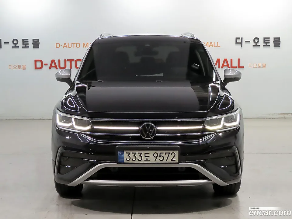 Volkswagen Tiguan Allspace 2.0 TSI 2023 — thumbnail 3