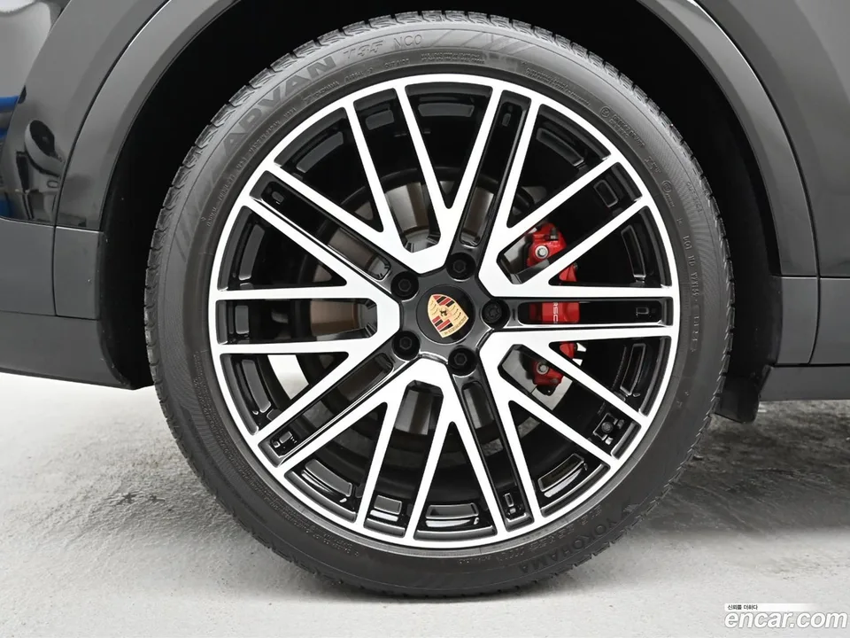 Porsche Cayenne 3.0 S E- 2025 — thumbnail 2