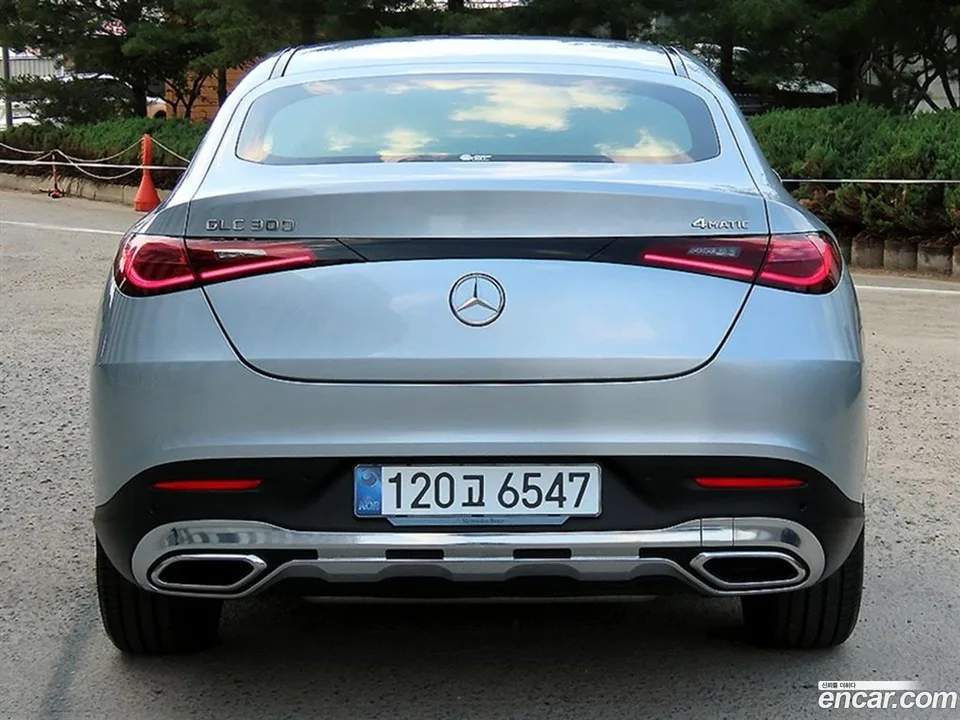 Mercedes-Benz GLC-Class GLC300 4MATIC 2025 — thumbnail 4