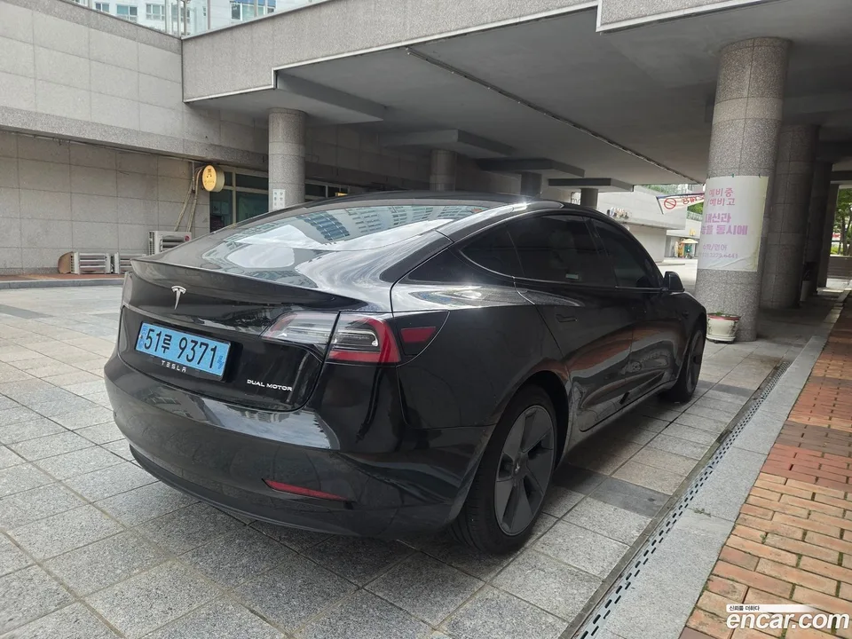 Tesla Model 3 AWD 2022 — thumbnail 3
