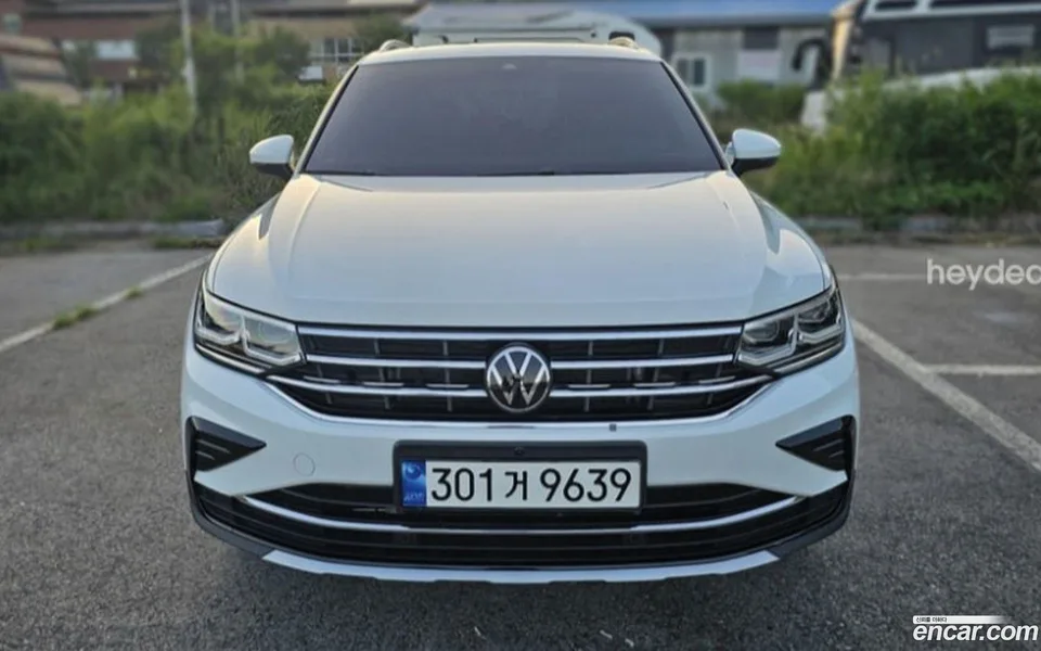 Volkswagen Tiguan 2.0 TDI 4 2022 — photo 1, buy with delivery to Moscow