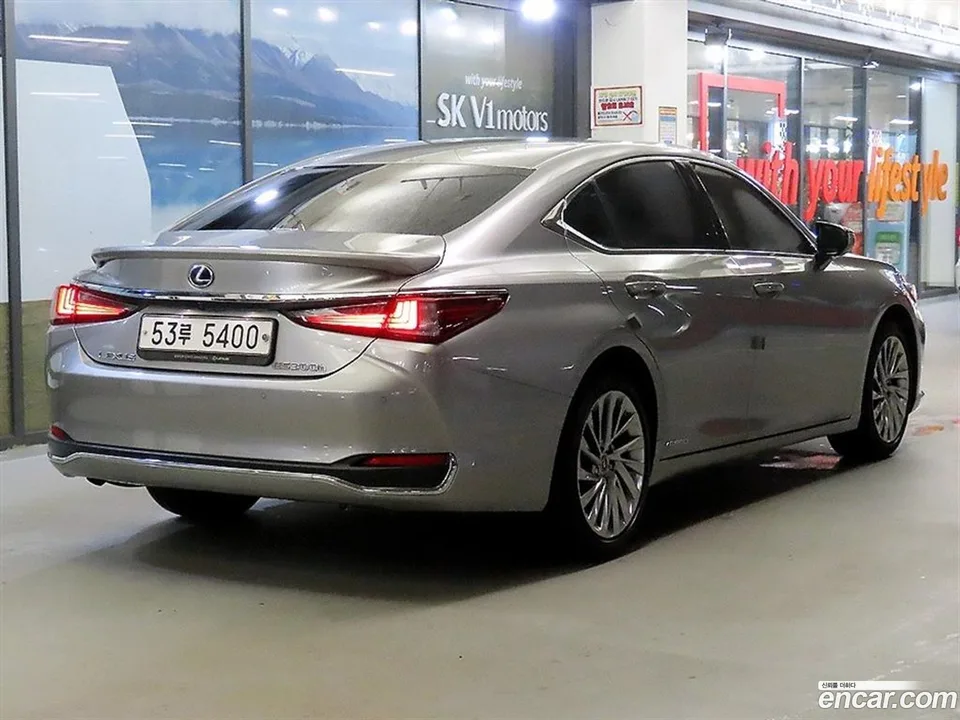 Lexus ES 300h 2022 — thumbnail 5