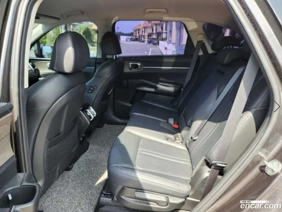Kia Sorento 2.5T 2WD 2023 — thumbnail 2