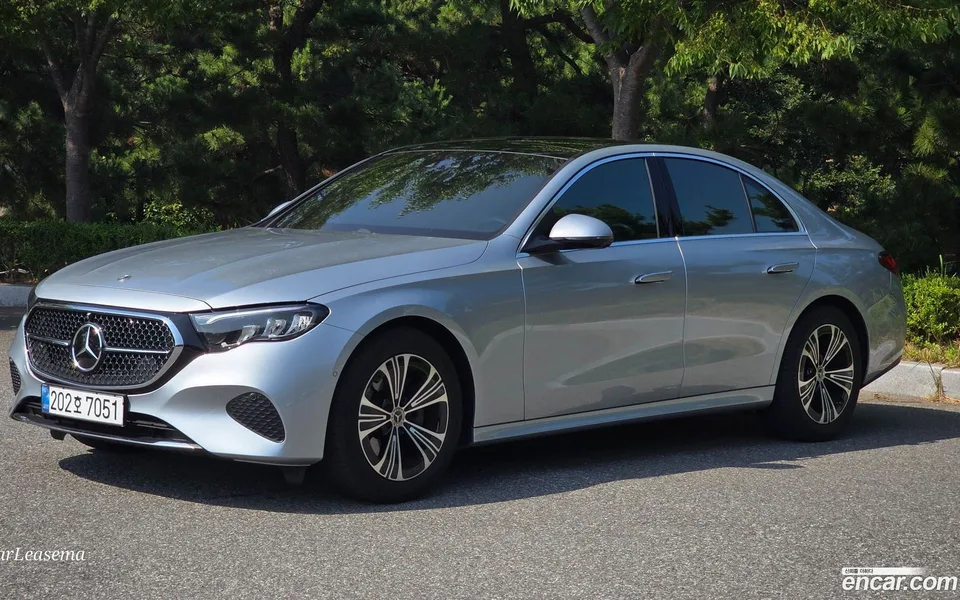 Mercedes-Benz E-Class E200 2025 — миниатюра 3