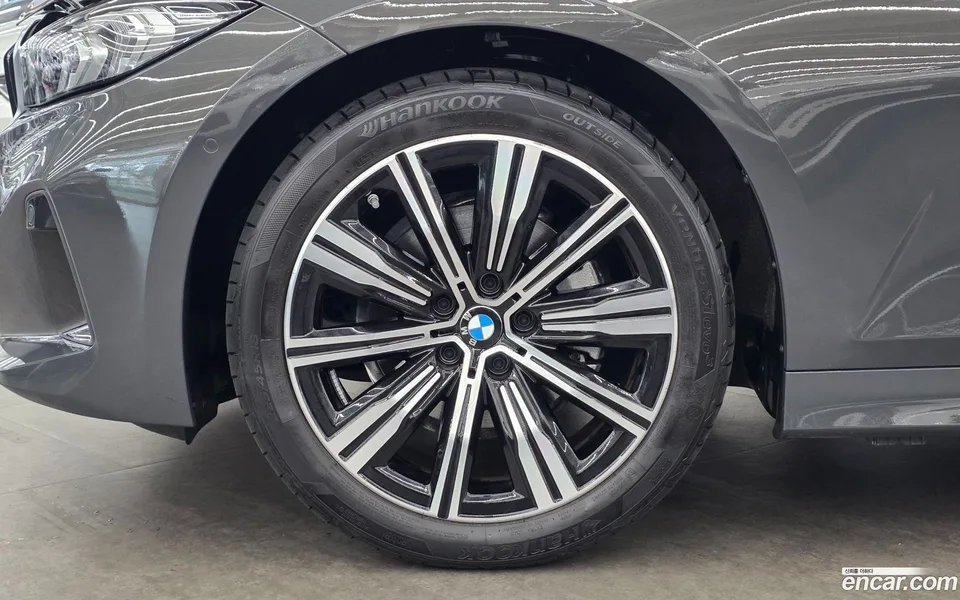 BMW 3 Series 320i 2025 — миниатюра 2