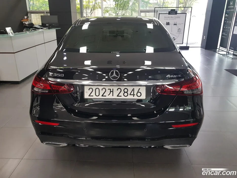 Mercedes-Benz E-Class E350 4MATIC AMG Line 2022 — thumbnail 4