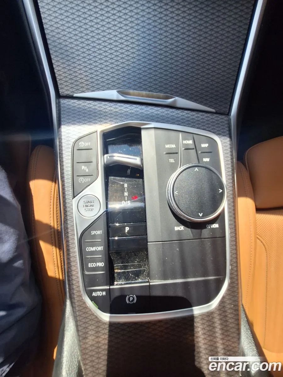 BMW 3 Series 320i M 2023 — thumbnail 4