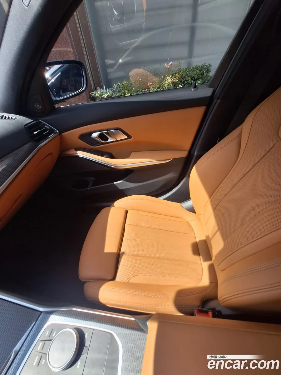 BMW 3 Series 320i M 2023 — thumbnail 5
