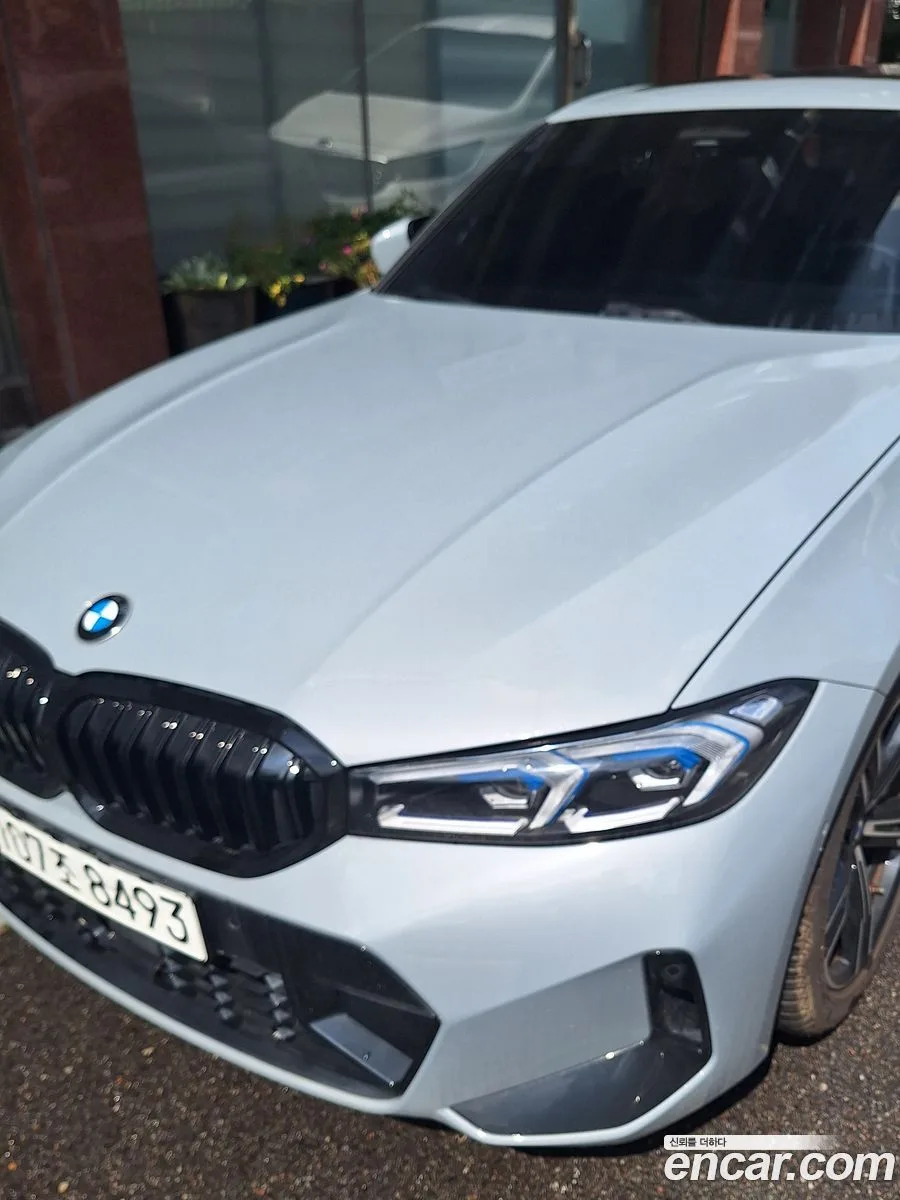 BMW 3 Series 320i M 2023 — photo 1, buy with delivery to Moscow