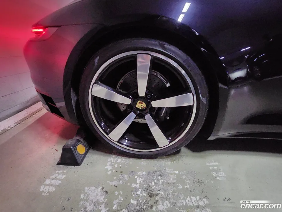 Porsche 911 (992) 4 2024 — thumbnail 2