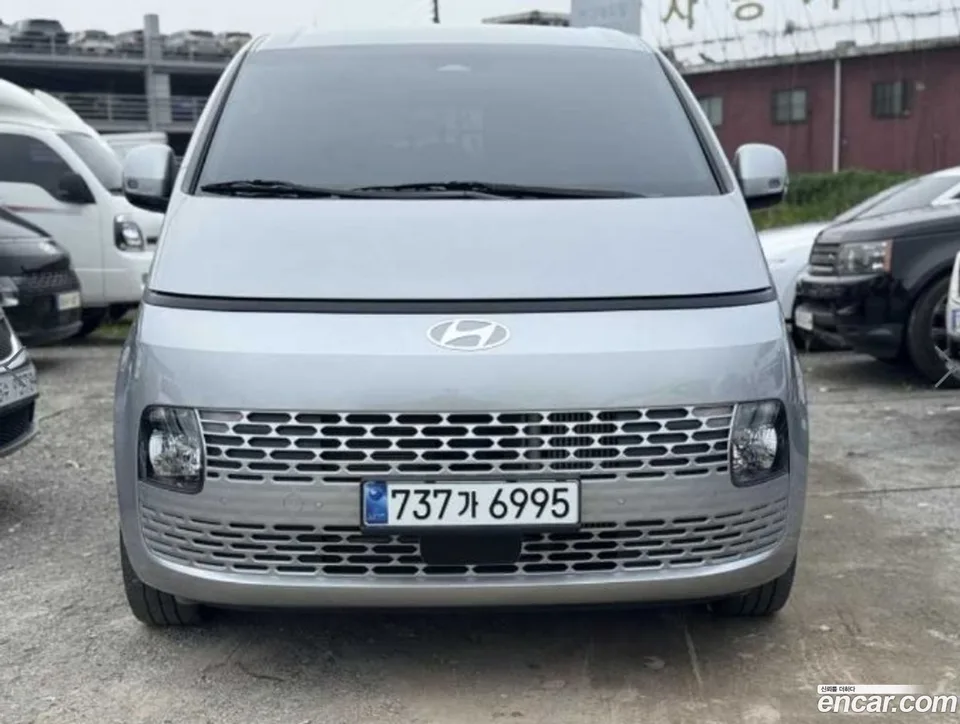 Hyundai Staria HEV 1.6 11 2025 — photo 1, buy with delivery to Moscow