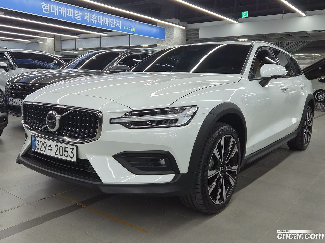 Volvo V60 Cross Country 2023 — 3