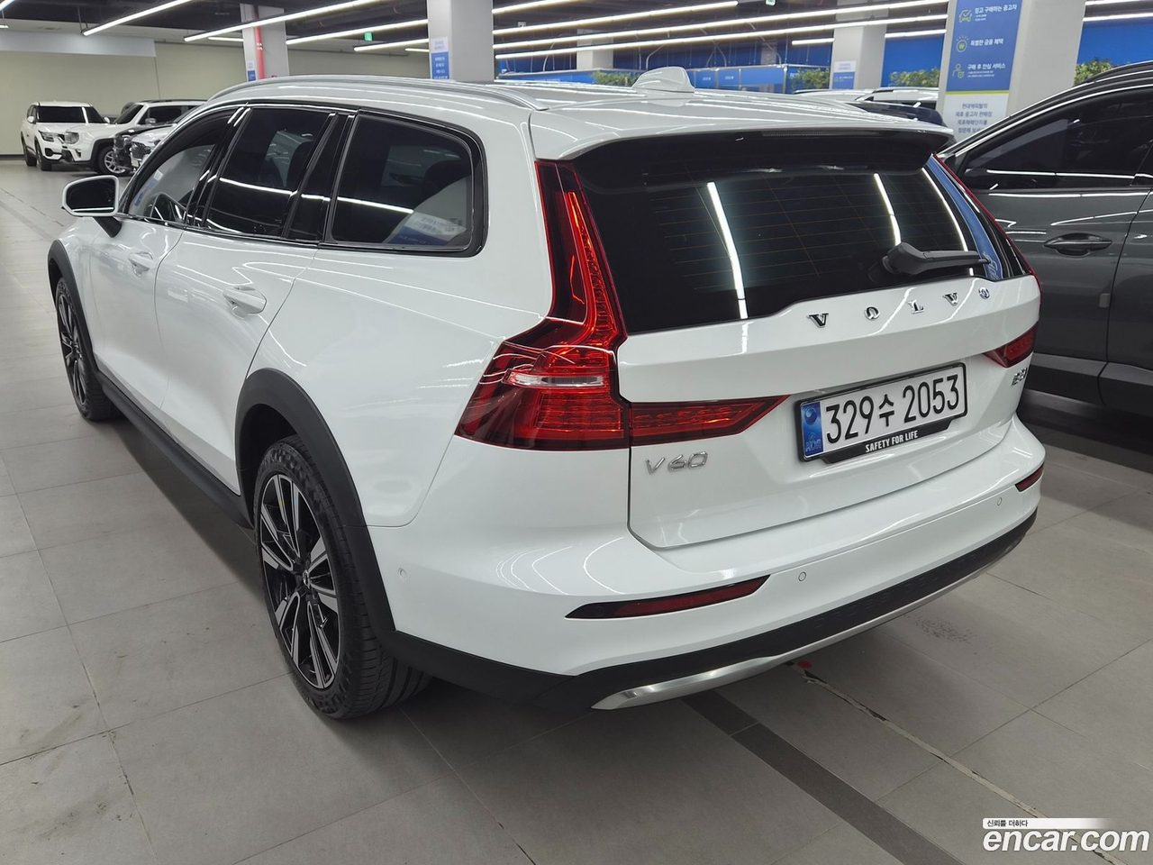 Volvo V60 Cross Country 2023 — 4